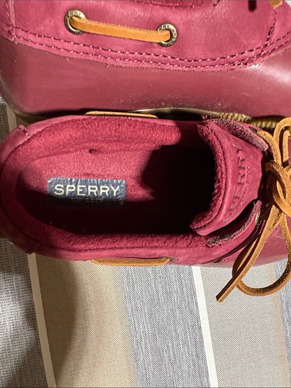 Sperry Women's Maroon Lace-Up Duck Boots with Tan Laces